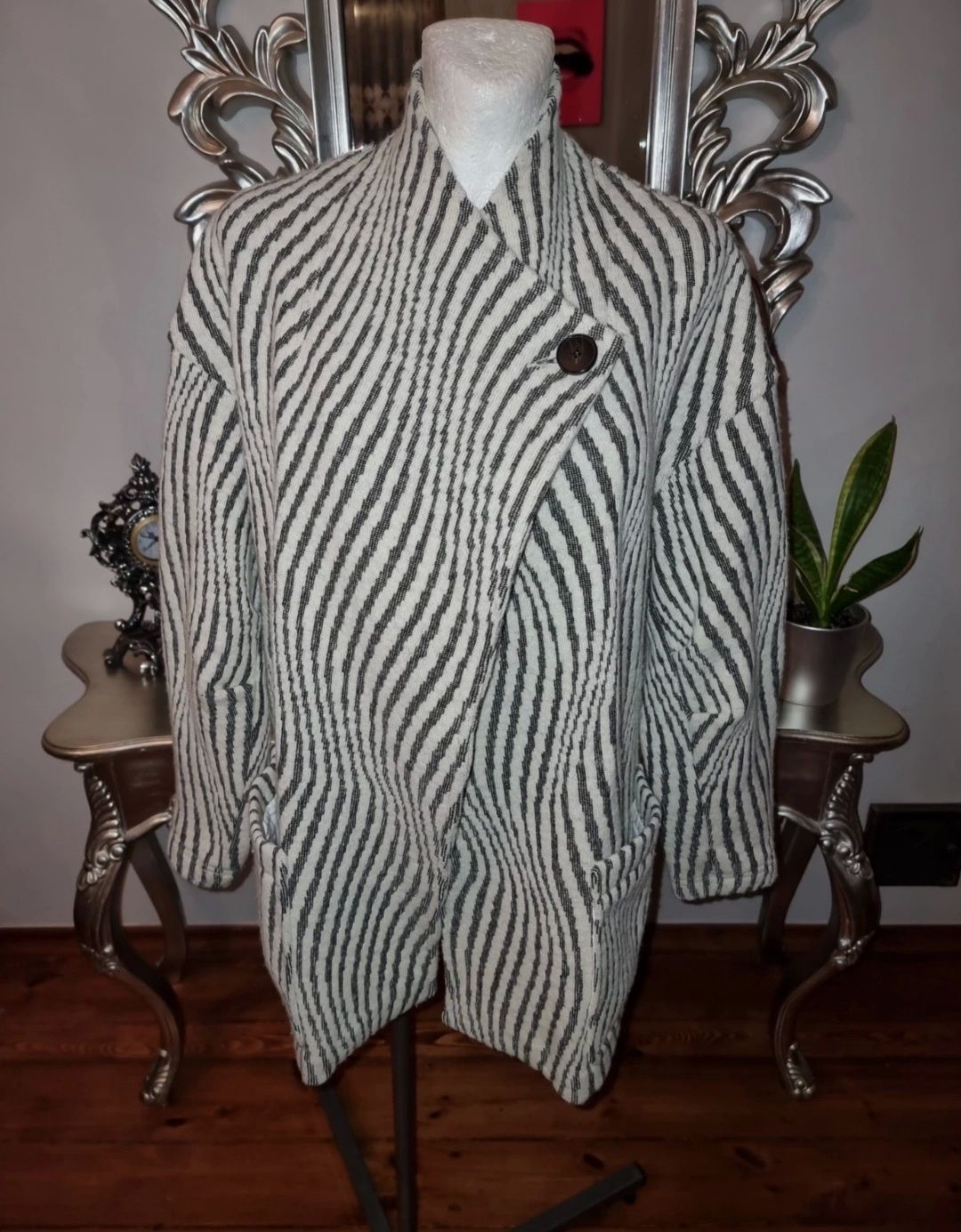 Krótki płaszcz IRO Paris w paski  85% wełna r 36-40 oversize bez paska