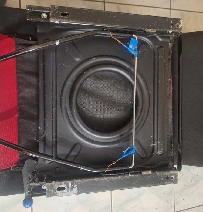 Fotele uniwersalne na obrotnicach