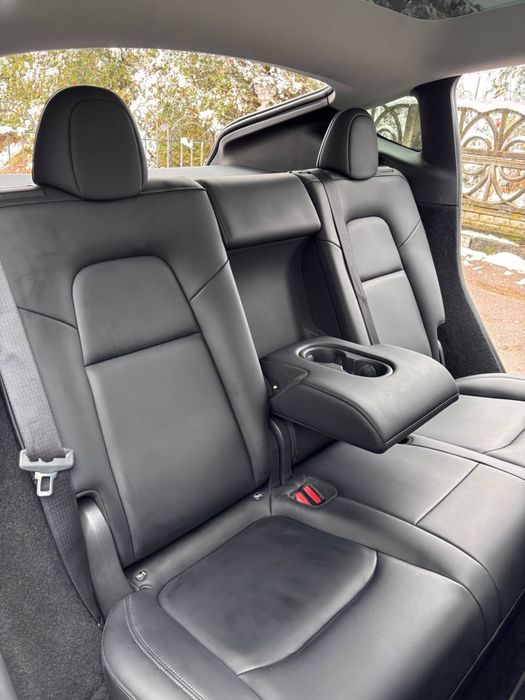 Tesla Model Y Long Range 2024