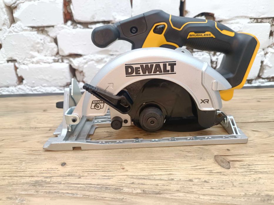 Акумуляторна  пила (паркетка) DeWALT 20v DCS565  MADE IN MEXICO