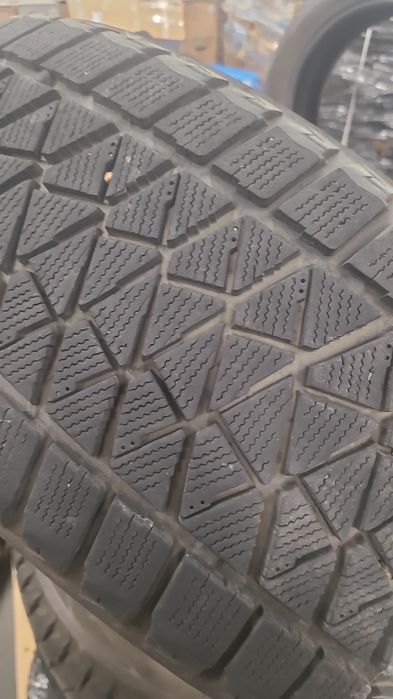 235 55 20 Bridgestone Blizzak DM-V2