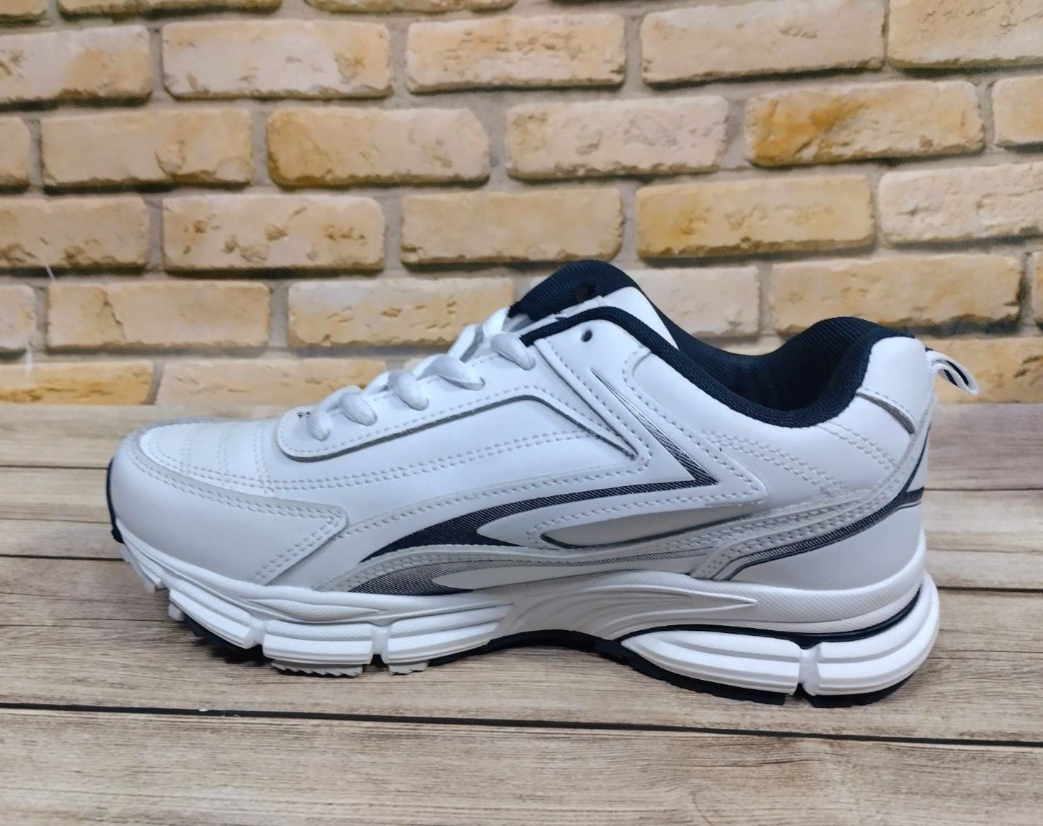 Белые кожаные мужские кроссовки Bona 47-49p