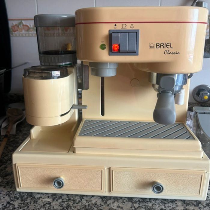 Maquina de café com moedor