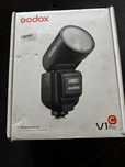 Lampa-Godox V1N.