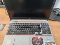 Sprzedam Laptop Fujitsu lub zamienię na części komputerowe