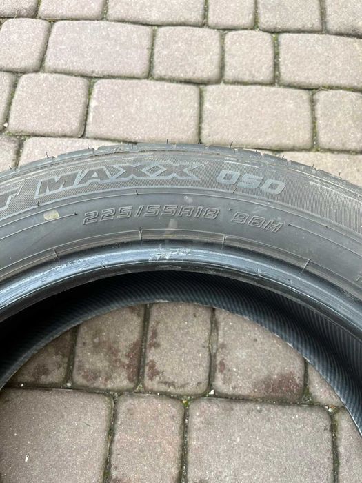 Opony Dunlop SP Sport Maxx 050  225/55/18 98H ROK 2021  6,5MM