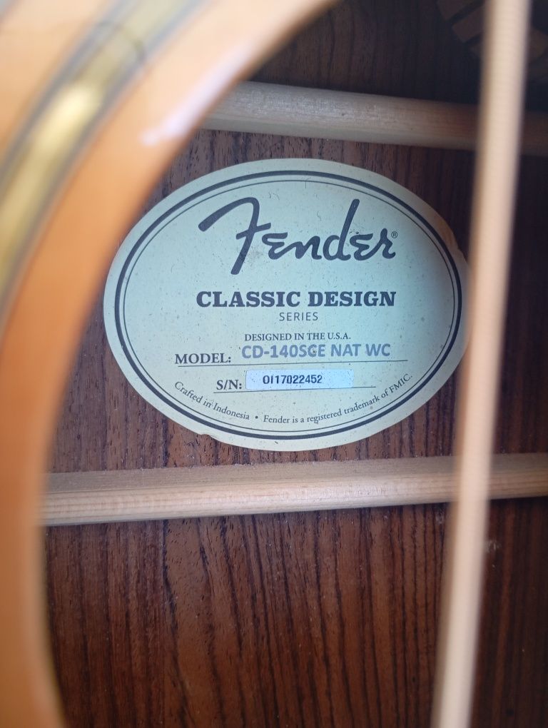 Fender CD 140 guitarra acústica