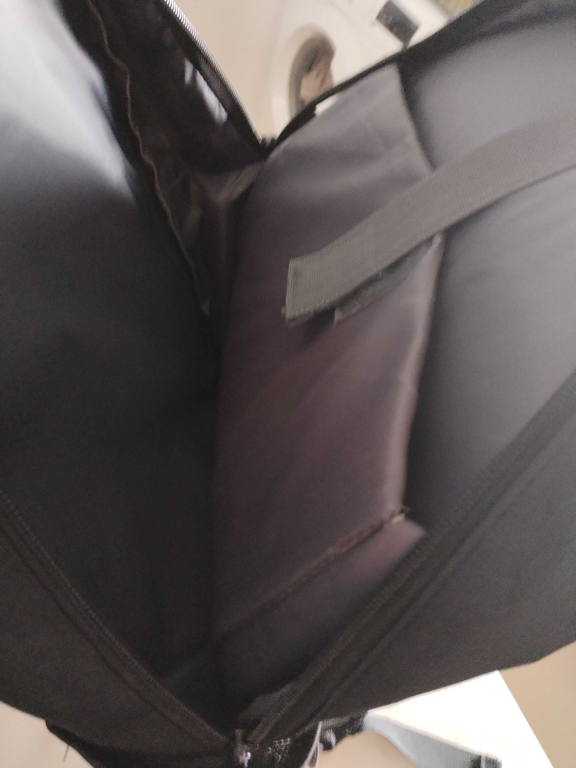 Mochila marca Firmo, muito boa para PC