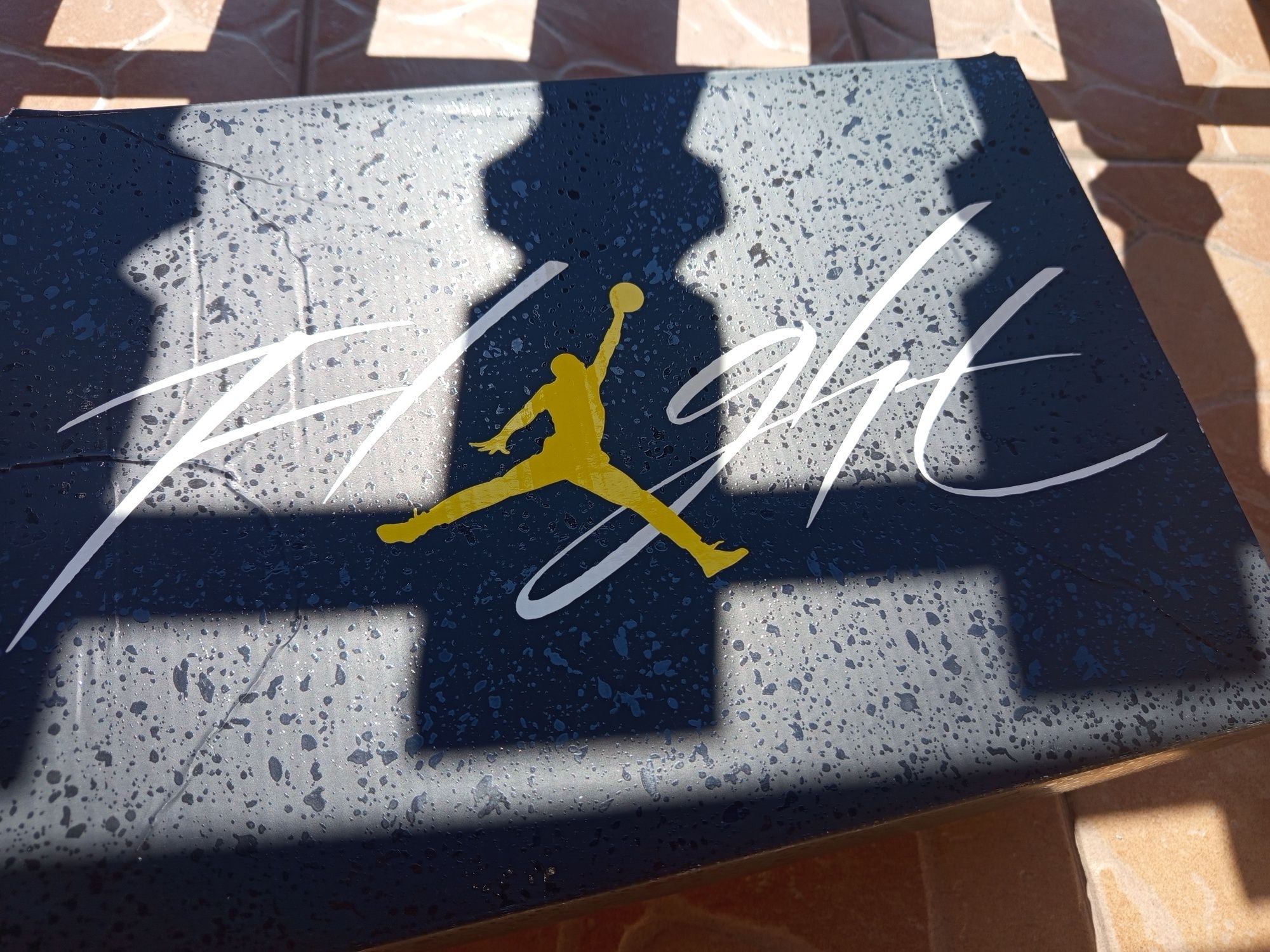 Jordan 4 Yellow Thunder