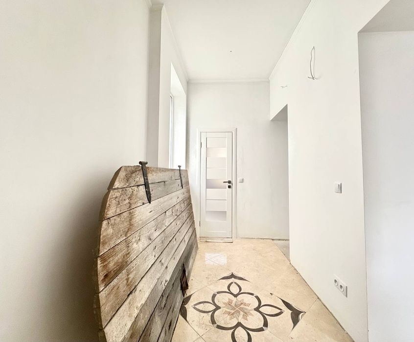 ПРОДАЖ 3 кімнатна квартира в центрі міста в будинку квартирного типу