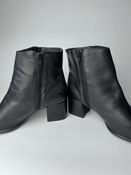 42р. Шкіряні жіночі черевики Leone