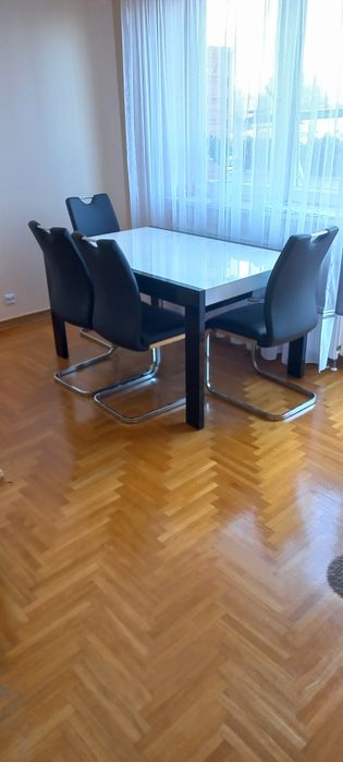 Sprzedam stół czarno bialy