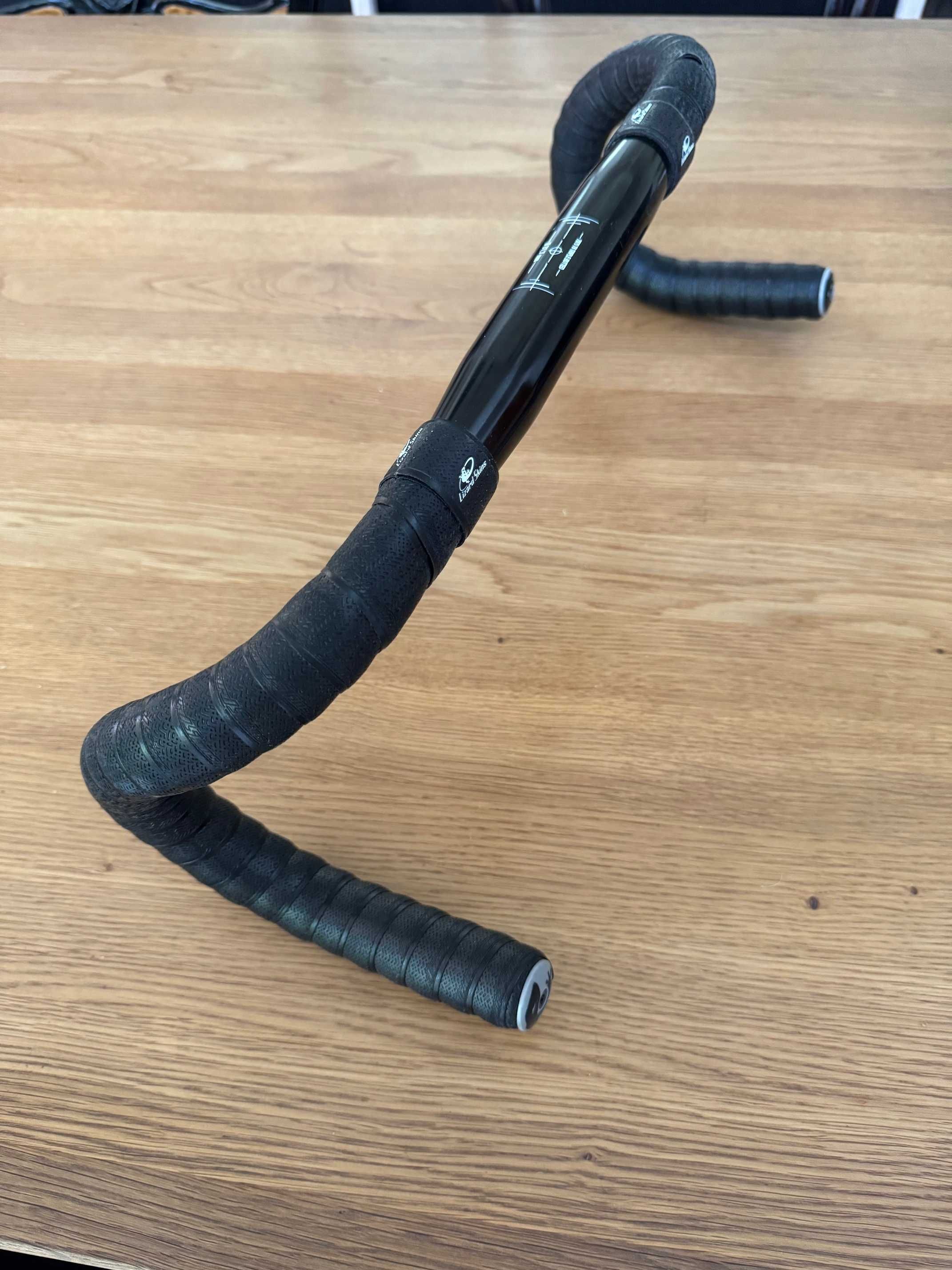 Kierownica DEDA ZERO 100 model DEEP. Z owijką Lizard Skin, SUPER STAN