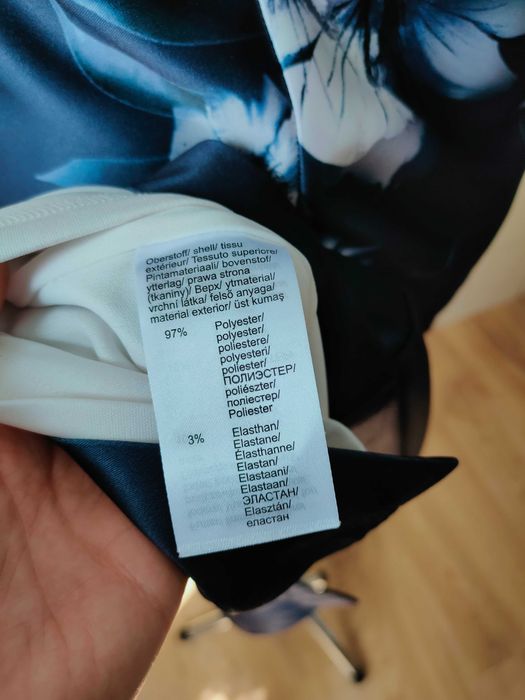 NOWA biało-granatowa satynowa sukienka ołówkowa r. 46 (3XL) Bonprix