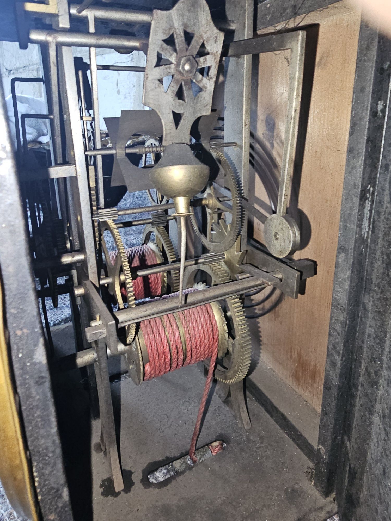 Piekny mechanizm .zegar francja XIX