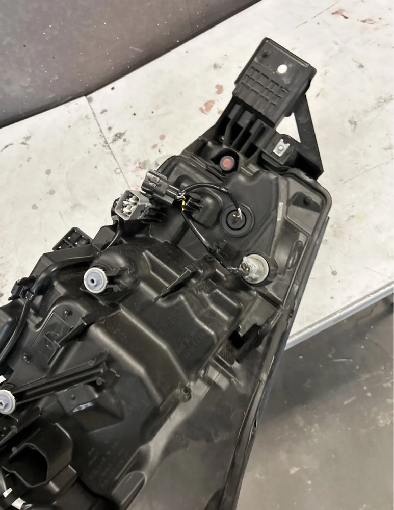 Фара права Subaru Forester sk 2023 84002SJ640
