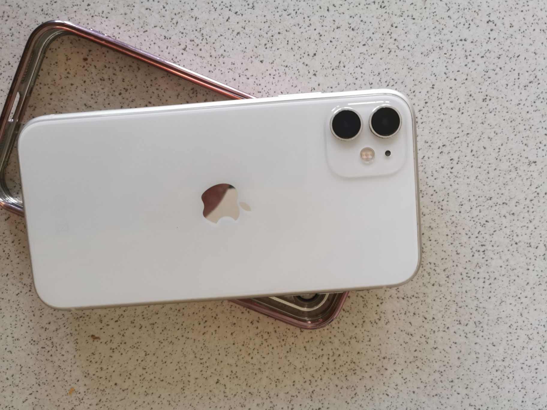 Iphone 11 4/64gb