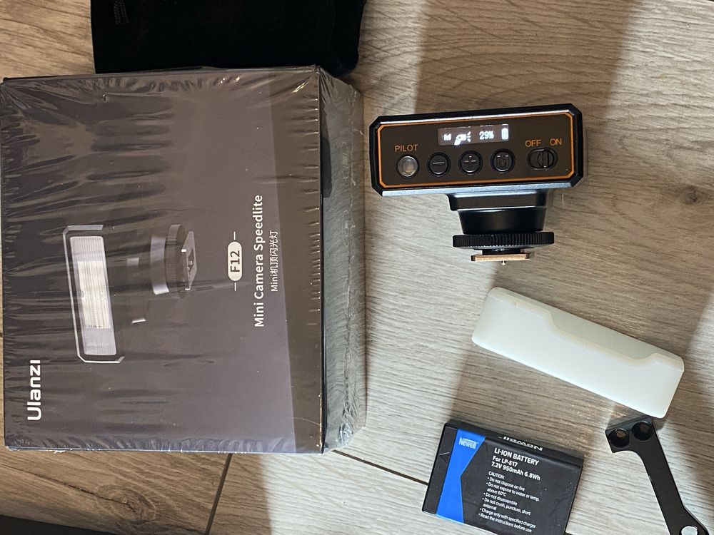 Aparat bezlusterkowiec canon m6 mark II skóra klatka lampa ulanzi f12