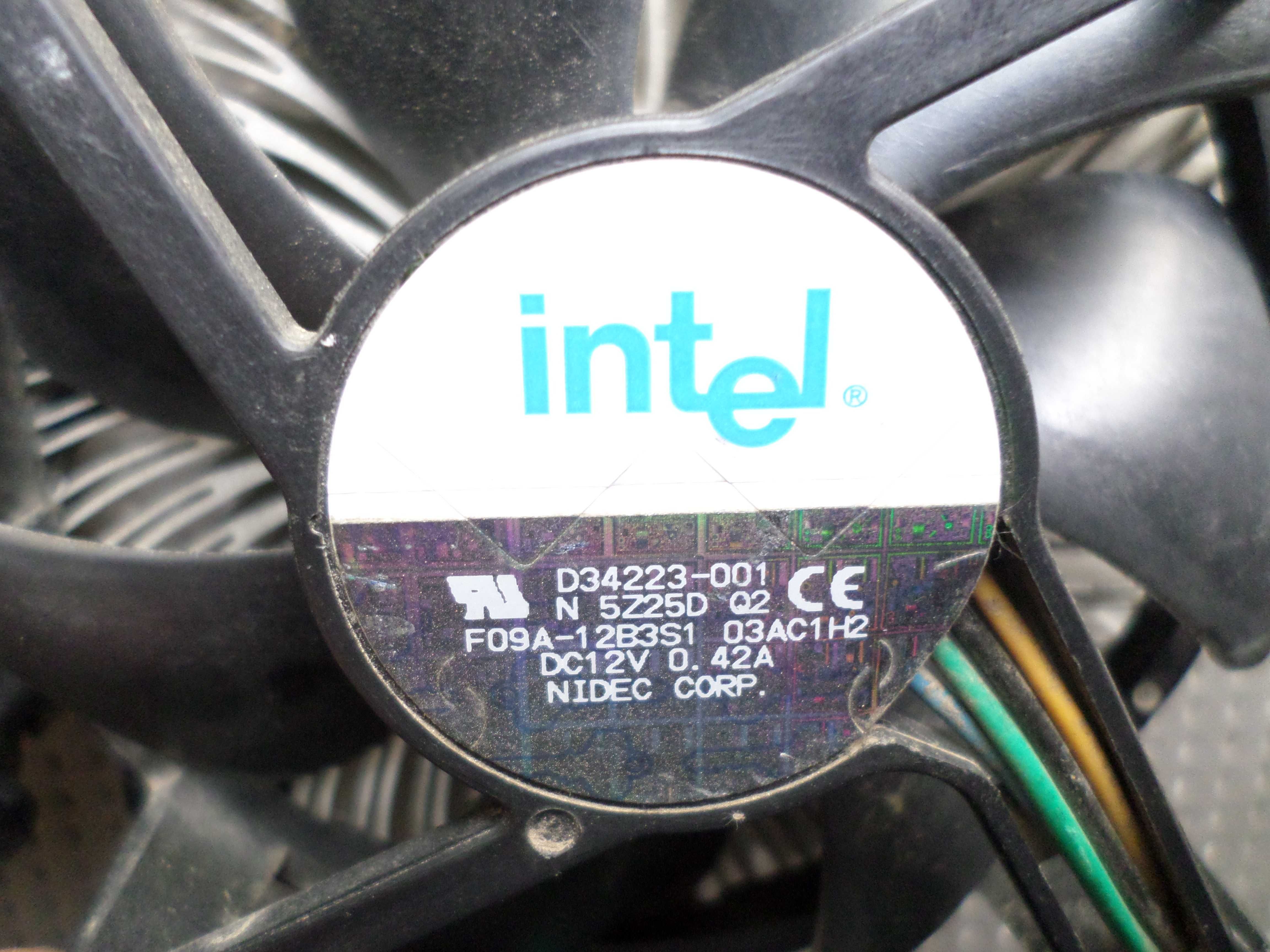 2 охолодження (високі) на 775 сокет Intel BOX. Мідний і звичайний.