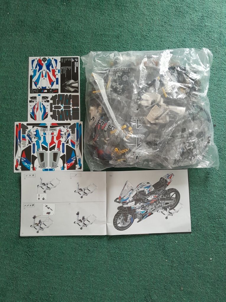 klocki BMW M 1000 RR 42130 nie lego kompatybilne