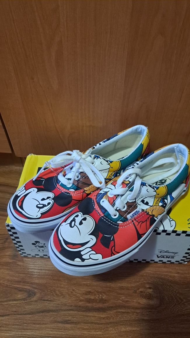 Buty Disney Mickey nr 33