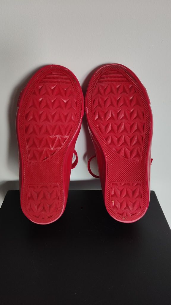 Czerwone skórzane buty chłopięce trampki 28 wkładka  18- 18,5 cm