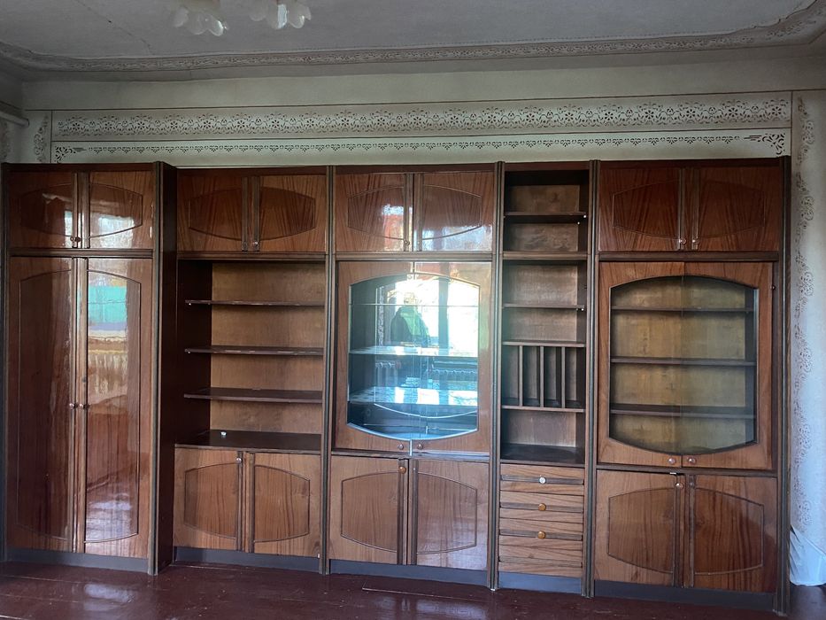 Стінка у вітальню