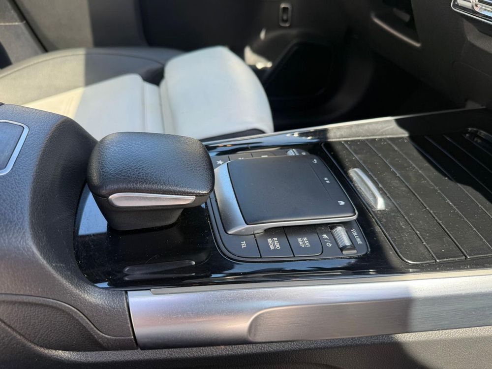 Mercedes GLB200 7os