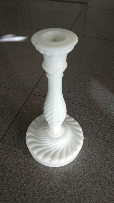 Jarras e castiçal antigos