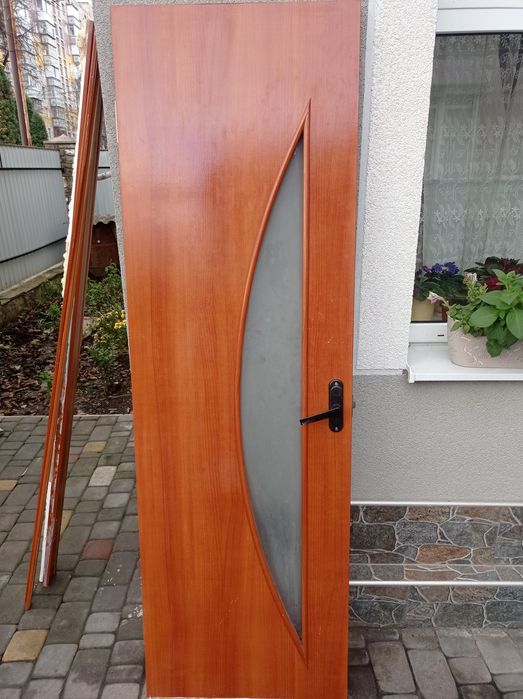 Продам міжкімнатні двері