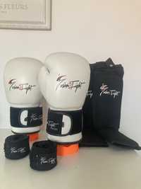 Equipamento (luvas + caneleiras) Boxe / Muay Thai / Kickboxing