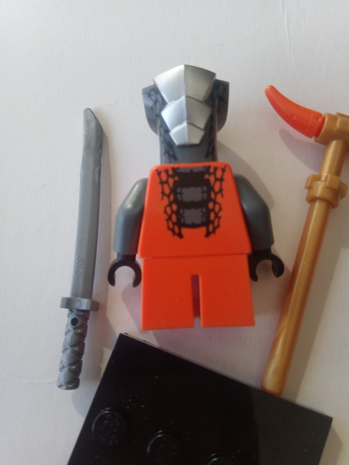 Figurka LEGO Ninjago Chokun njo056 snake wąż broń miecz podstawka