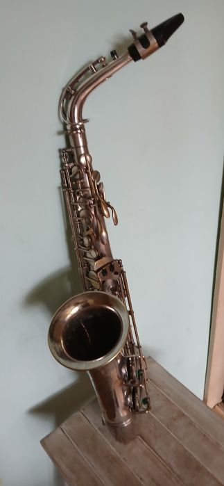 Mosiężny instrument trąbka.