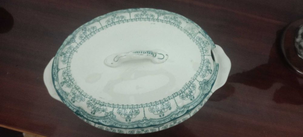 Terrina loiça de Sacavém