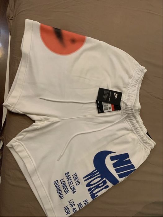 Nike Sportswear World Tour Shorts