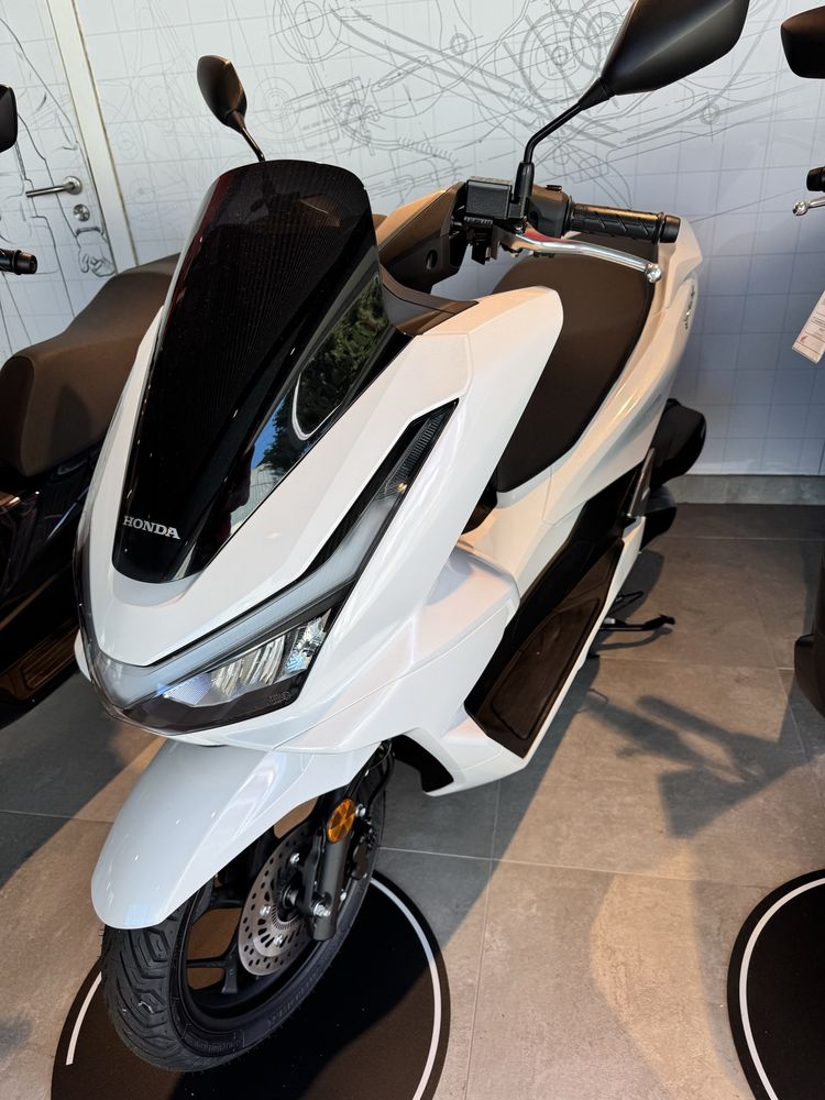 Pcx 2025 - 0km com apenas 500€ de entrada