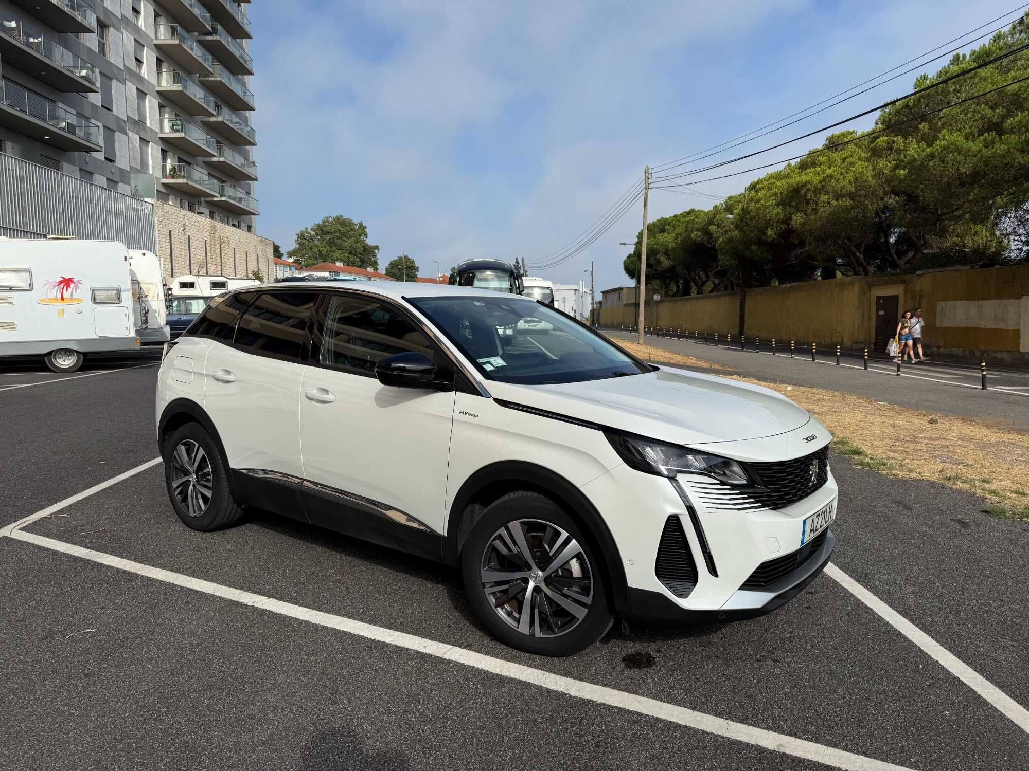 Peugeot 3008 Hybrid Allure Pack 2023 • 225cv • Plug-in • 22.800km
