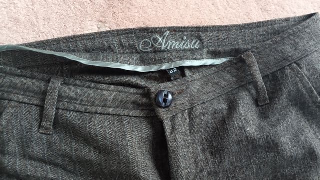 Spodnie materiałowe rozmiar 42, Amisu, brązowe w jodełkę