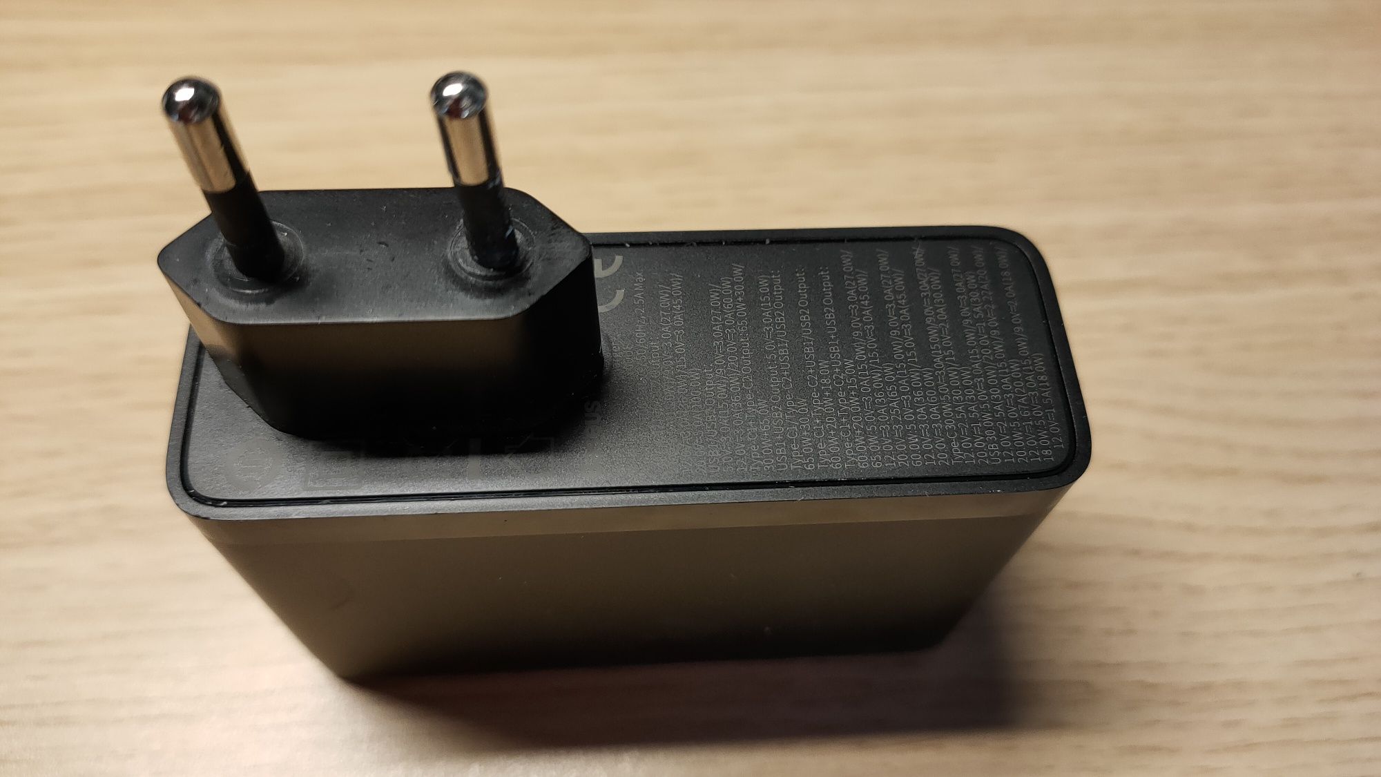 Szybka, mocna ładowarka Gran 100W,  2x USB A , 2x USB C jak nowa. Base