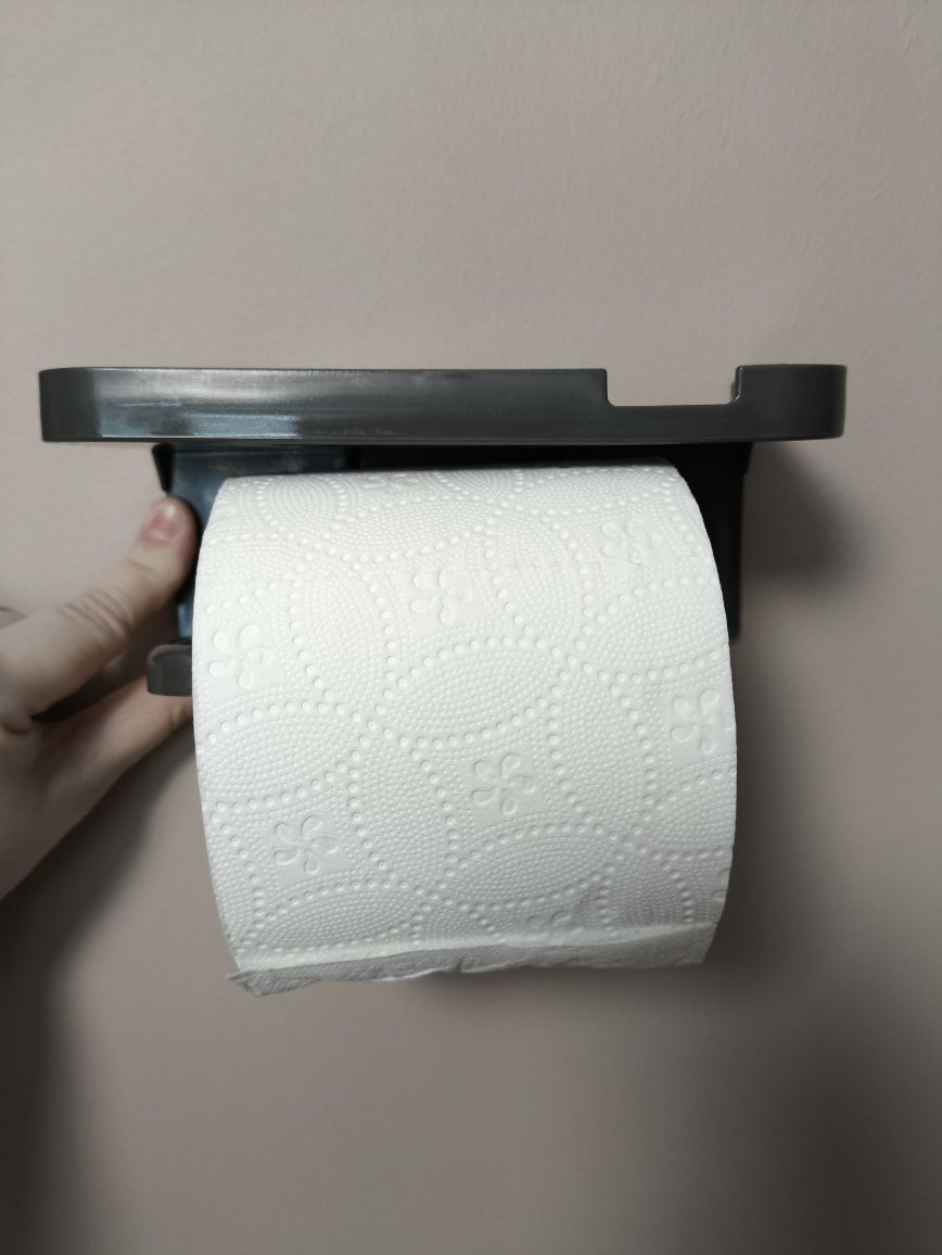Uchwyt na papier toaletowy podajnik papieru z półką