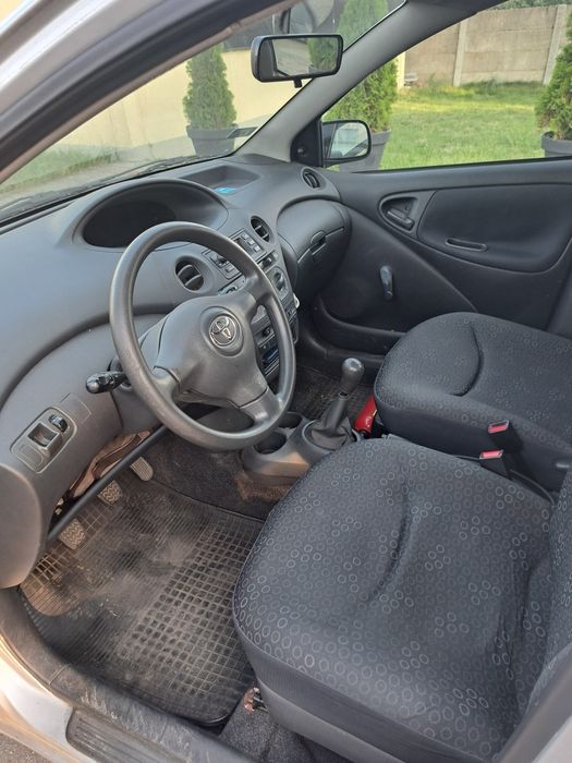 Toyota Yaris 1.0 salon Polska.