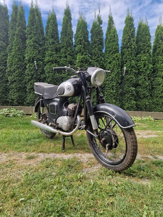 SHL 175 Z dokumentami