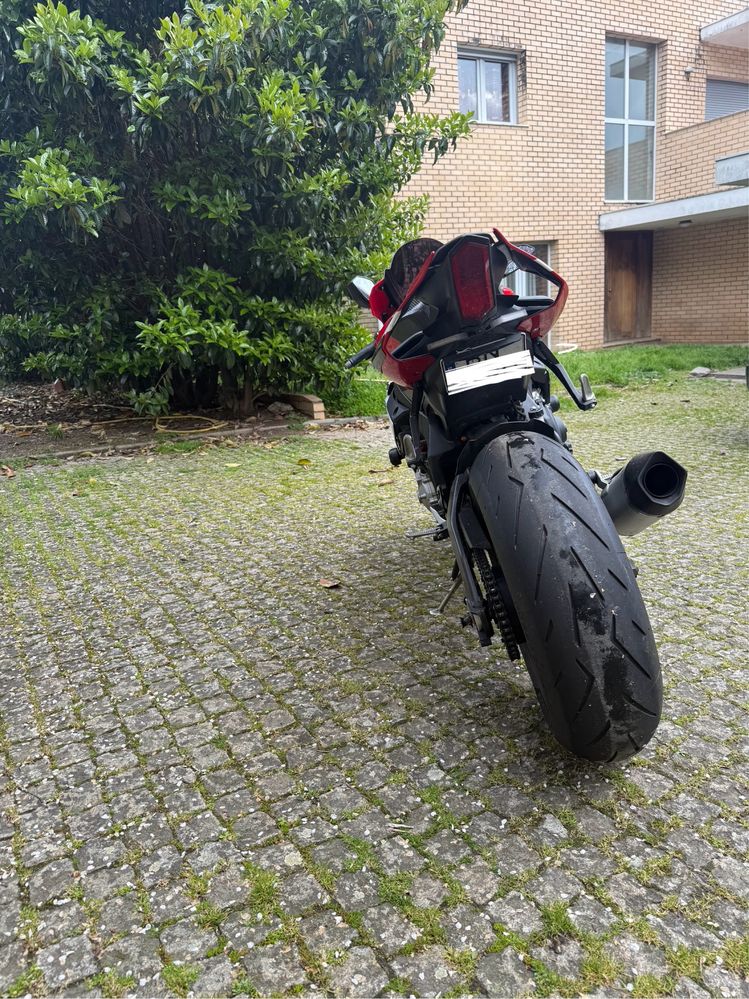 Yamaha R1    2015