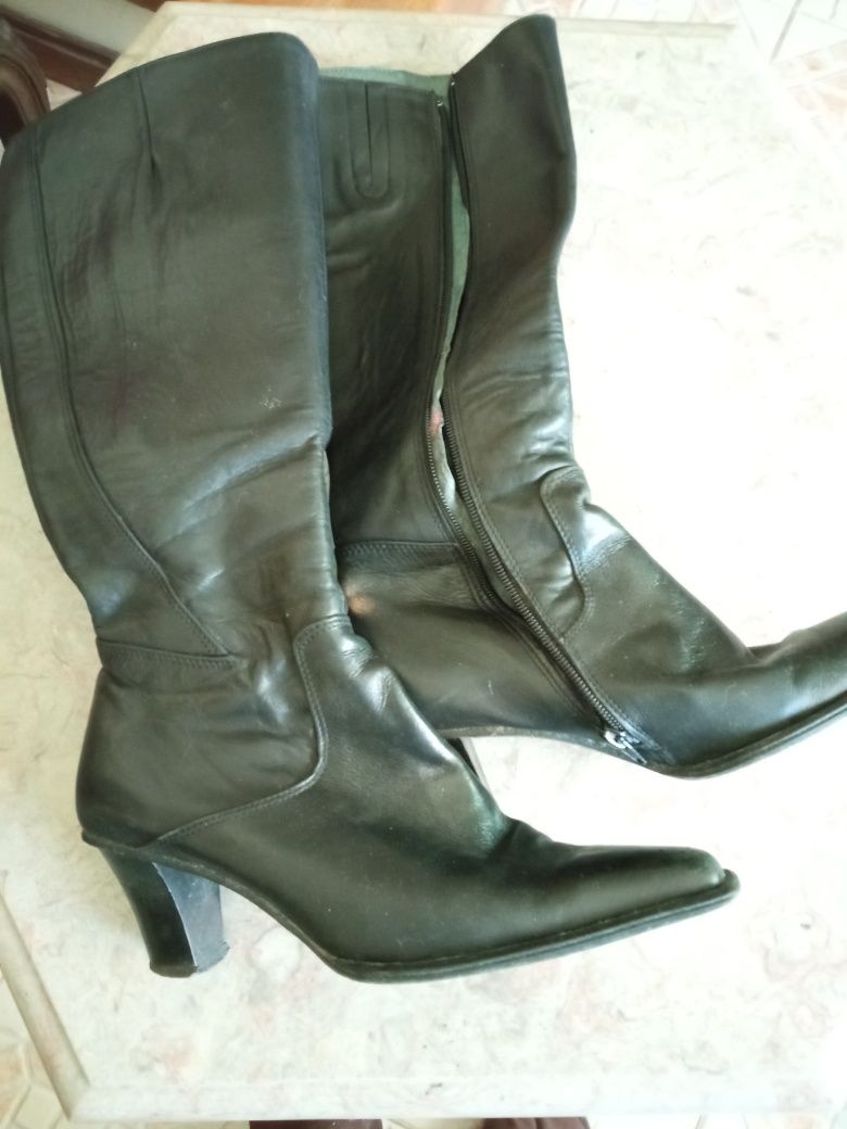 3  pares de Botas como NOVAS