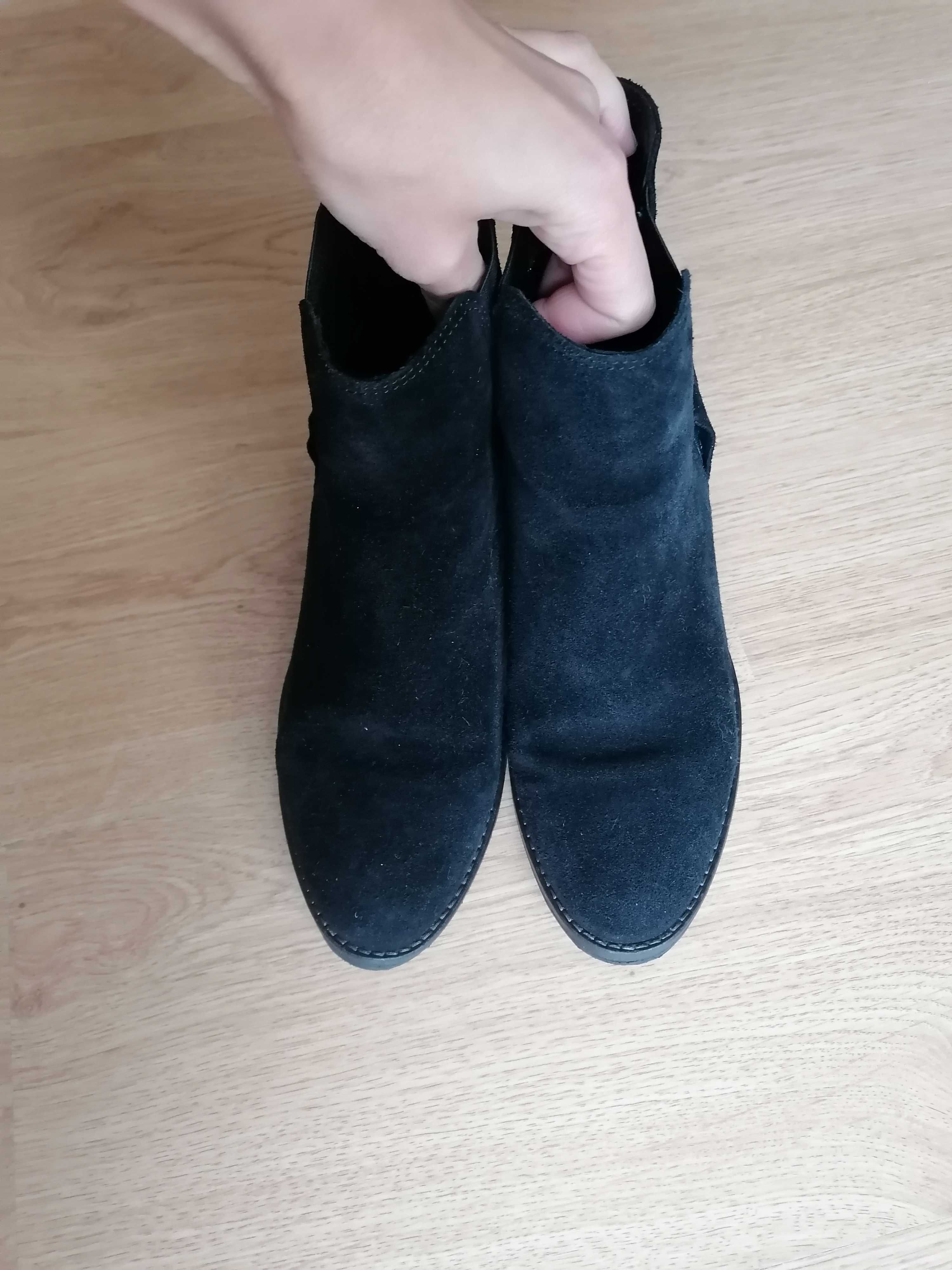 Botas pretas camurça