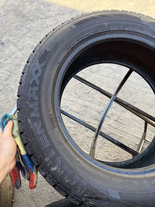 Шины БУ 235 60 R 18 Dunlop Wintermaxx wm02 резина зима япония