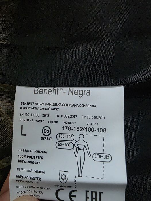 KAMIZELKA Ocieplana  Czarna  Benefit  NEGRA rozm.L