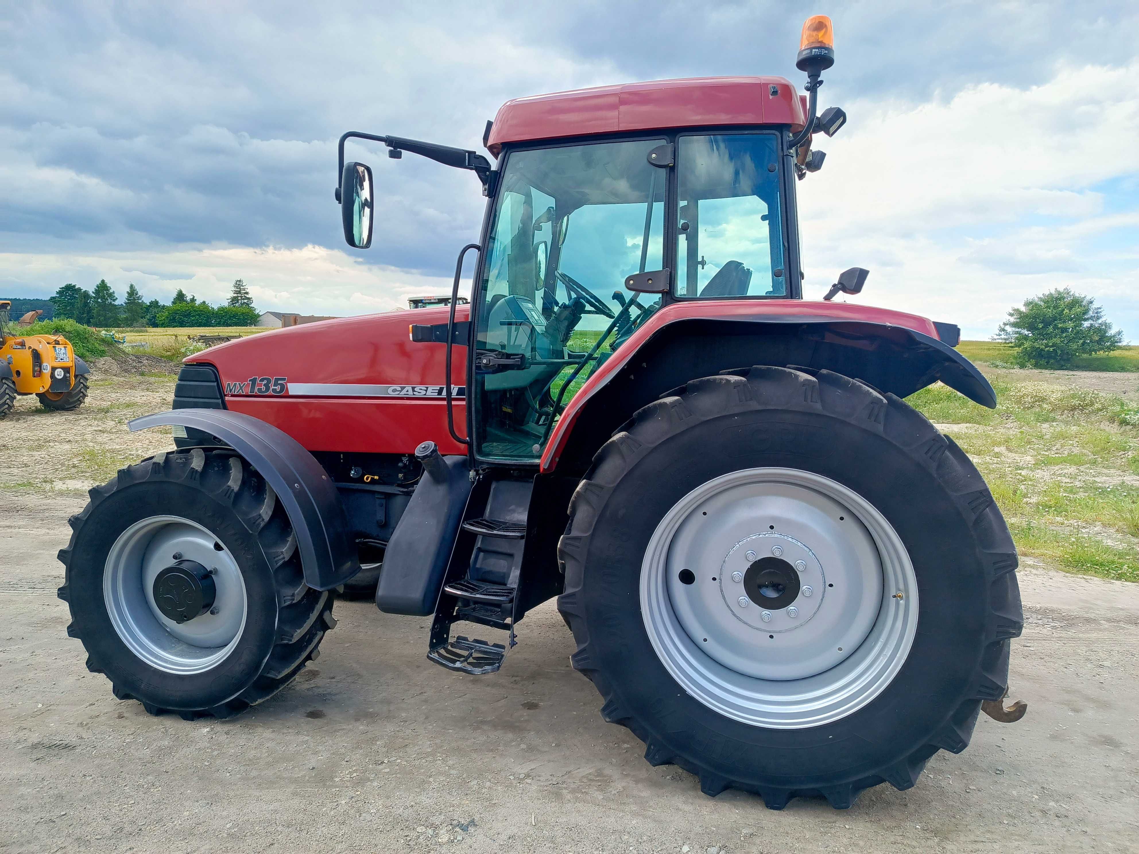 Ciągnik case mx135