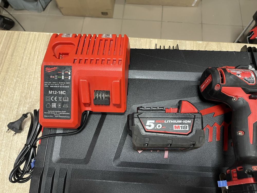 Milwaukee M18 BLDD / безщітковий шуруповерт Мілвокі, комплект