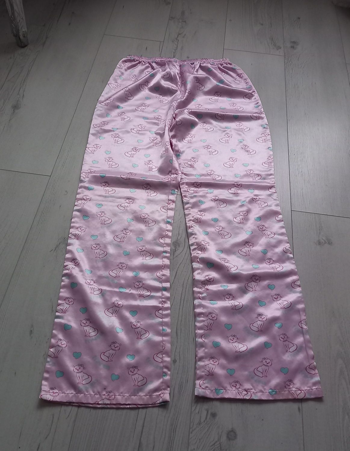 Spodnie długie piżama vintage różowe a"la satynowe w kotki Princess